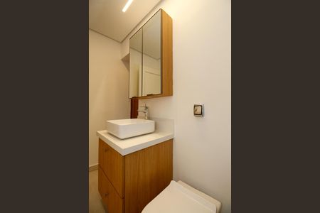 Apartamento para alugar com 215m², 4 quartos e 3 vagas Apartamento para alugar com 215m², 4 quartos e 3 vagasBanheiro da Suíte 1