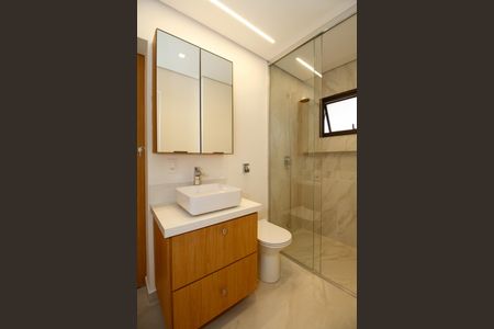 Apartamento para alugar com 215m², 4 quartos e 3 vagas Apartamento para alugar com 215m², 4 quartos e 3 vagasBanheiro da Suíte 1