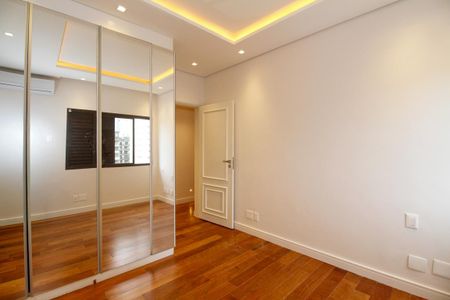 Apartamento para alugar com 215m², 4 quartos e 3 vagas Apartamento para alugar com 215m², 4 quartos e 3 vagasSuíte 2