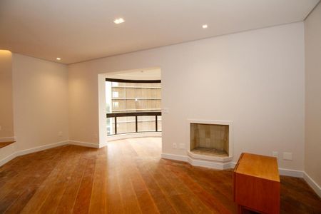 Apartamento para alugar com 215m², 4 quartos e 3 vagas Apartamento para alugar com 215m², 4 quartos e 3 vagasSala de Estar e Jantar