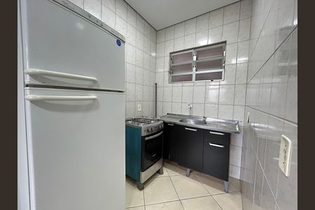 Cozinha de apartamento para alugar com 1 quarto, 35m² em Jardim Atlântico, Florianópolis