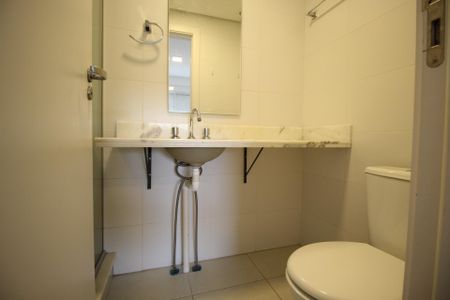 Banheiro da Suíte 1 de apartamento à venda com 3 quartos, 65m² em Petrópolis, Porto Alegre