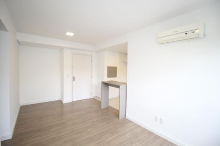 Sala de apartamento à venda com 3 quartos, 65m² em Petrópolis, Porto Alegre
