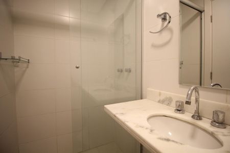 Apartamento à venda com 65m², 3 quartos e 1 vagaBanheiro da Suíte 1