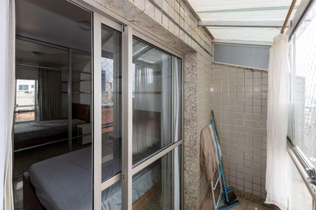 Apartamento à venda com 87m², 2 quartos e 2 vagasVaranda da Quarto 1