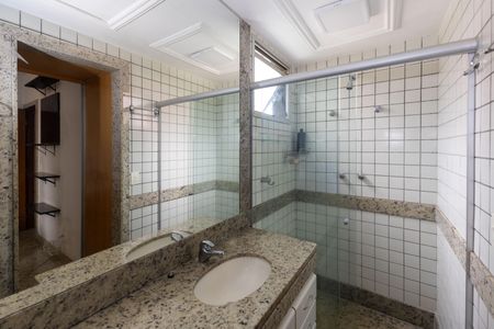 Apartamento à venda com 87m², 2 quartos e 2 vagasBanheiro da Suíte 1