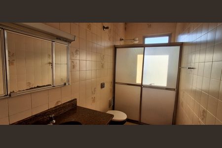 Casa à venda com 190m², 3 quartos e 3 vagas Casa à venda com 190m², 3 quartos e 3 vagasBanheiro Social