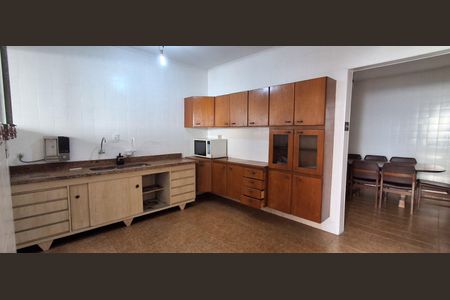 Casa à venda com 190m², 3 quartos e 3 vagas Casa à venda com 190m², 3 quartos e 3 vagasCozinha