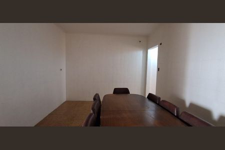 Casa à venda com 190m², 3 quartos e 3 vagas Casa à venda com 190m², 3 quartos e 3 vagasCopa