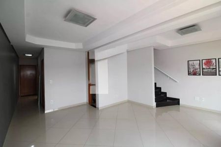 Casa à venda com 3 quartos, 200m² em Água Fria, São Paulo