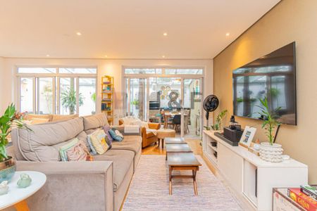 Casa à venda com 4 quartos, 315m² em Santo Amaro, São Paulo