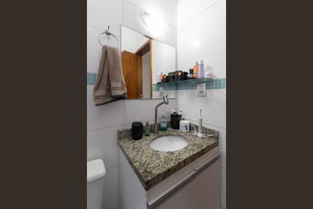 Casa de condomínio à venda com 182m², 3 quartos e 2 vagasBanheiro