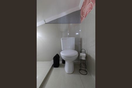 Casa de condomínio à venda com 182m², 3 quartos e 2 vagasLavabo