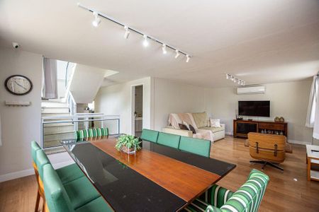 Casa à venda com 4 quartos, 310m² em Vila Progresso, Niterói