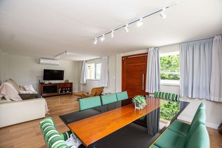 Casa à venda com 4 quartos, 310m² em Vila Progresso, Niterói