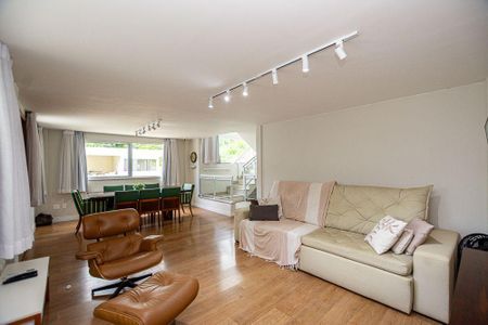 Casa à venda com 4 quartos, 310m² em Vila Progresso, Niterói