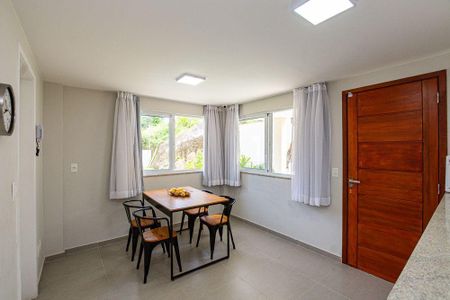 Casa à venda com 4 quartos, 310m² em Vila Progresso, Niterói