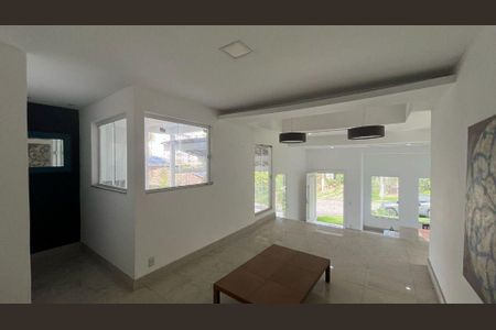 Casa à venda com 4 quartos, 350m² em Sapê, Niterói