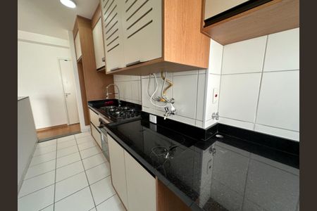 Apartamento para alugar com 70m², 2 quartos e 1 vagaÁrea de Serviço
