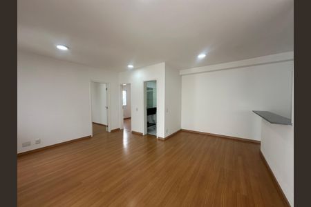 Apartamento para alugar com 70m², 2 quartos e 1 vagaSala