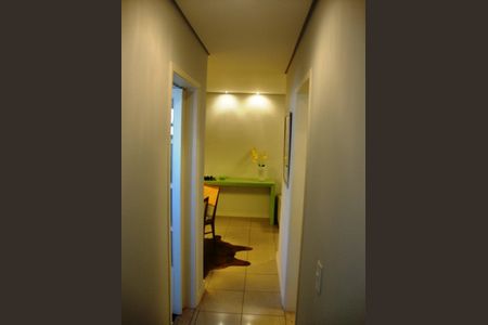 Corredor de apartamento para alugar com 2 quartos, 50m² em Vila Uberabinha, São Paulo