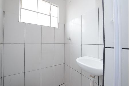Banheiro de kitnet/studio para alugar com 1 quarto, 30m² em Santa Cruz Industrial, Contagem
