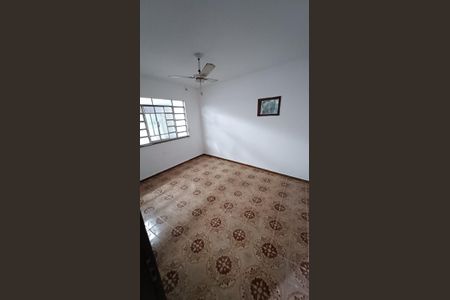 Casa para alugar com 375m², 4 quartos e 2 vagasQuarto