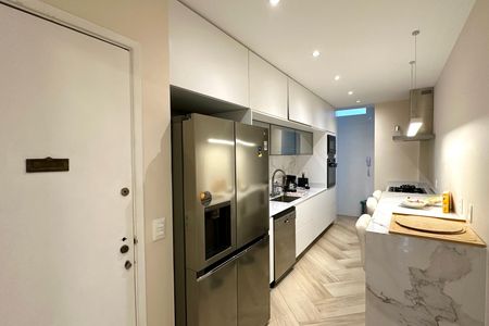 Apartamento para alugar com 220m², 4 quartos e 1 vaga