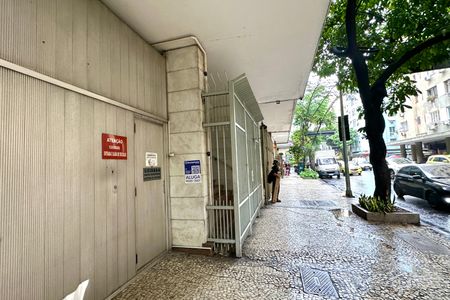 Apartamento para alugar com 220m², 4 quartos e 1 vaga
