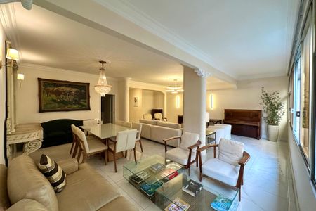 Apartamento para alugar com 220m², 4 quartos e 1 vaga