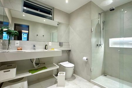 Apartamento para alugar com 220m², 4 quartos e 1 vaga