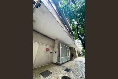 Apartamento para alugar com 220m², 4 quartos e 1 vaga