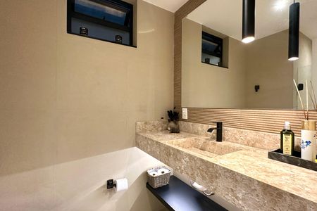 Apartamento para alugar com 220m², 4 quartos e 1 vaga