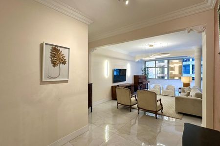 Apartamento para alugar com 220m², 4 quartos e 1 vaga