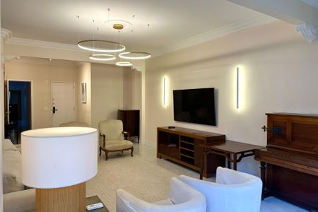 Apartamento para alugar com 220m², 4 quartos e 1 vaga