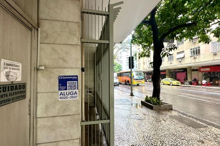Apartamento para alugar com 220m², 4 quartos e 1 vaga