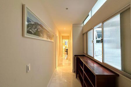 Apartamento para alugar com 220m², 4 quartos e 1 vaga