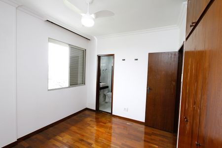 Apartamento para alugar com 222m², 4 quartos e 2 vagasQuarto 2 - Suíte