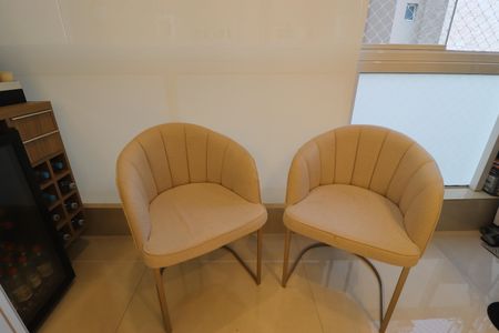 Apartamento à venda com 63m², 2 quartos e 2 vagasVaranda Sala