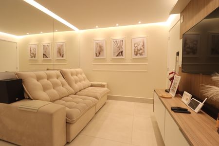 Apartamento à venda com 63m², 2 quartos e 2 vagasSala