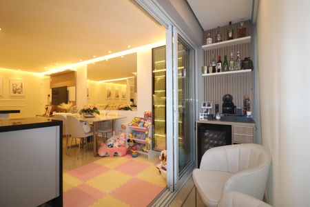 Apartamento à venda com 63m², 2 quartos e 2 vagasVaranda Sala