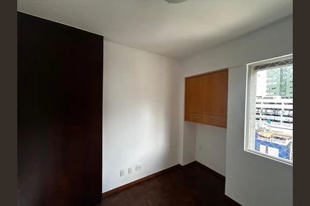 Quarto de apartamento para alugar com 3 quartos, 90m² em Buritis, Belo Horizonte