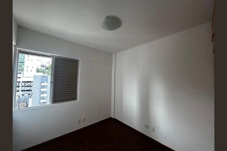 Quarto de apartamento para alugar com 3 quartos, 90m² em Buritis, Belo Horizonte