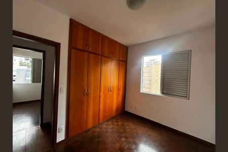 Quarto de apartamento para alugar com 3 quartos, 90m² em Buritis, Belo Horizonte