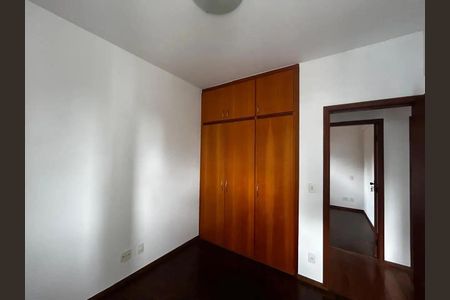 Quarto de apartamento para alugar com 3 quartos, 90m² em Buritis, Belo Horizonte