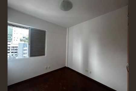 Quarto de apartamento para alugar com 3 quartos, 90m² em Buritis, Belo Horizonte