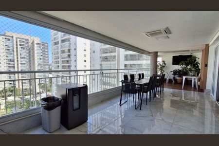 Apartamento à venda com 198m², 4 quartos e 3 vagas Apartamento à venda com 198m², 4 quartos e 3 vagasVaranda