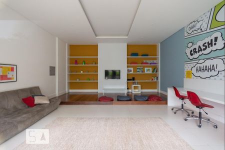 Apartamento à venda com 198m², 4 quartos e 3 vagas Apartamento à venda com 198m², 4 quartos e 3 vagasÁrea Comum