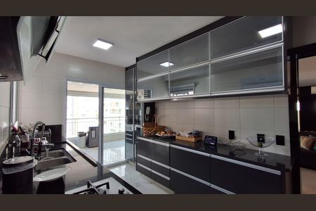 Apartamento à venda com 198m², 4 quartos e 3 vagas Apartamento à venda com 198m², 4 quartos e 3 vagasCozinha