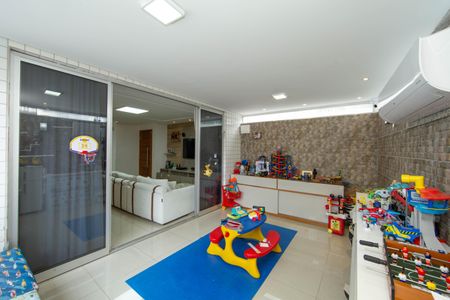 Apartamento à venda com 143m², 3 quartos e 2 vagasVARANDA